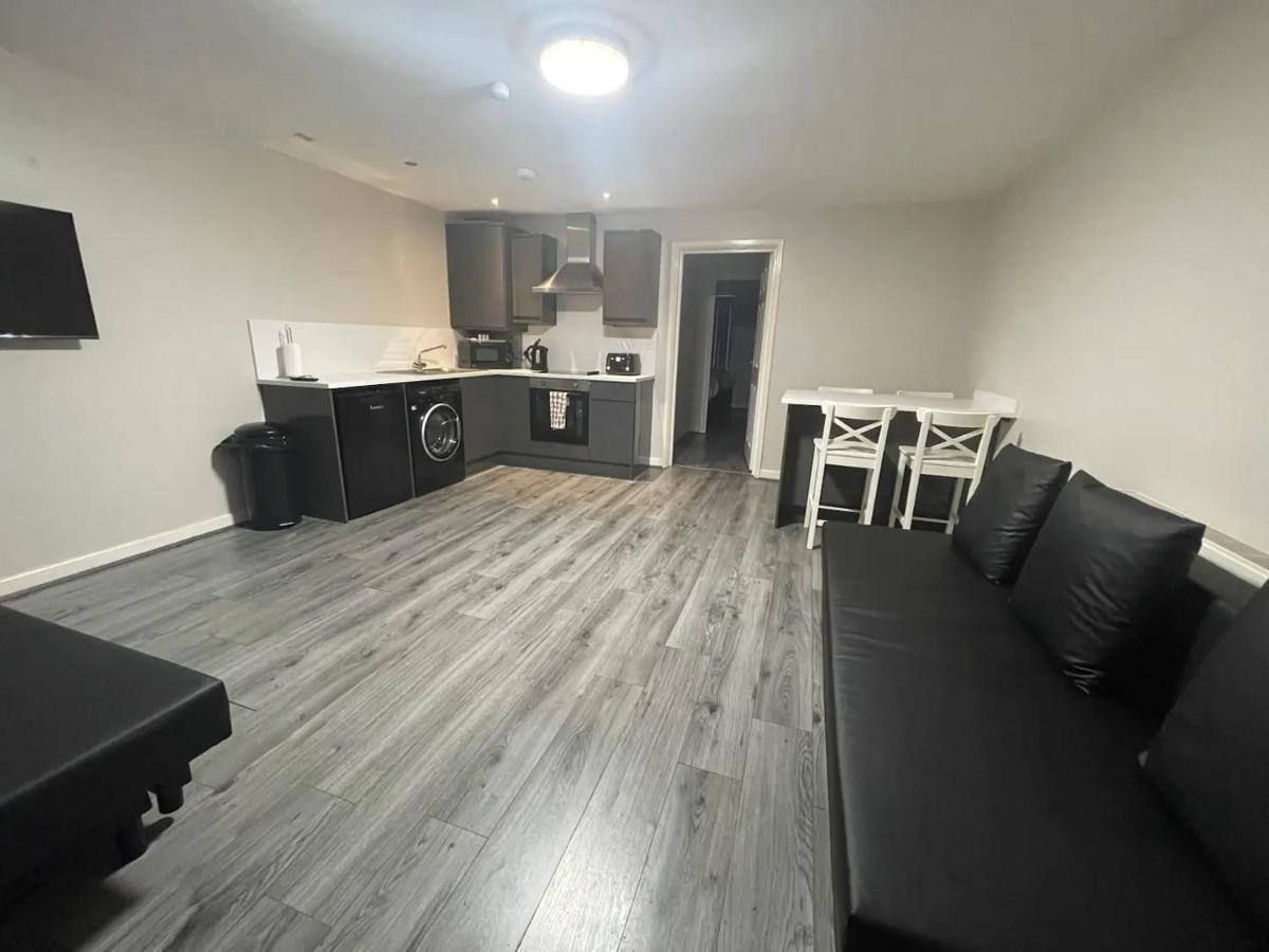 Hosted By Ryan - 2 Bedroom Apartment Liverpool Exterior foto